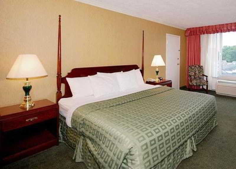 Wyndham Garden Greensboro Zewnętrze zdjęcie