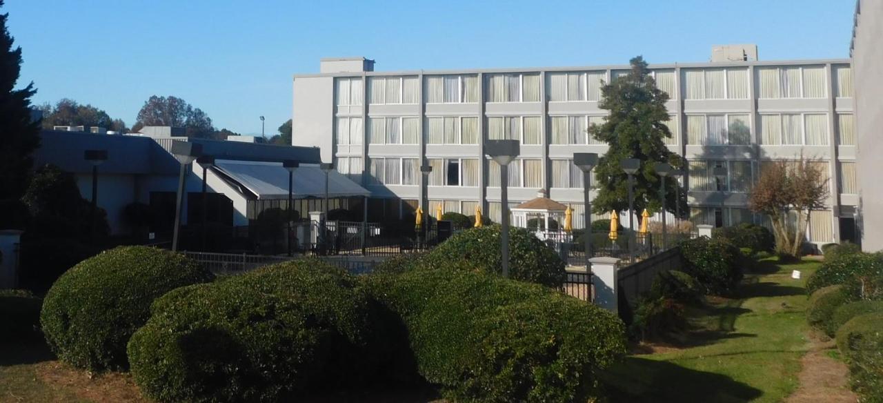 Wyndham Garden Greensboro Zewnętrze zdjęcie